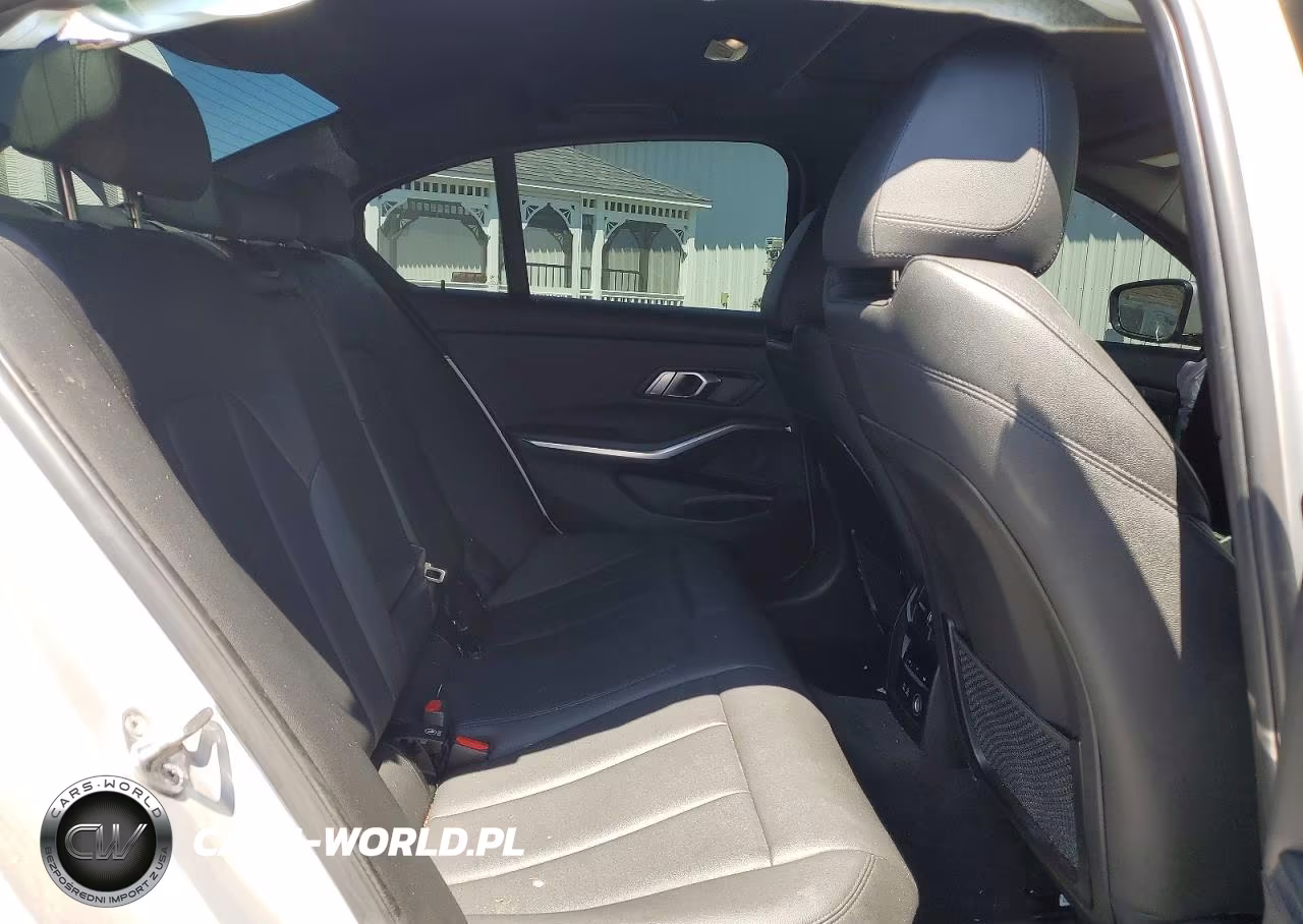 2019 BMW 330Xi VIN:WBA5R7C59KAJ83906 - 10