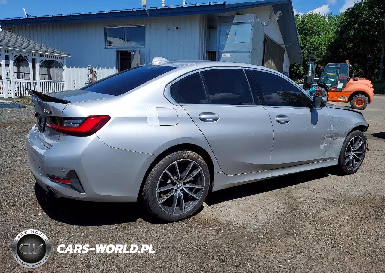 2019 BMW 330Xi VIN:WBA5R7C59KAJ83906 - 3