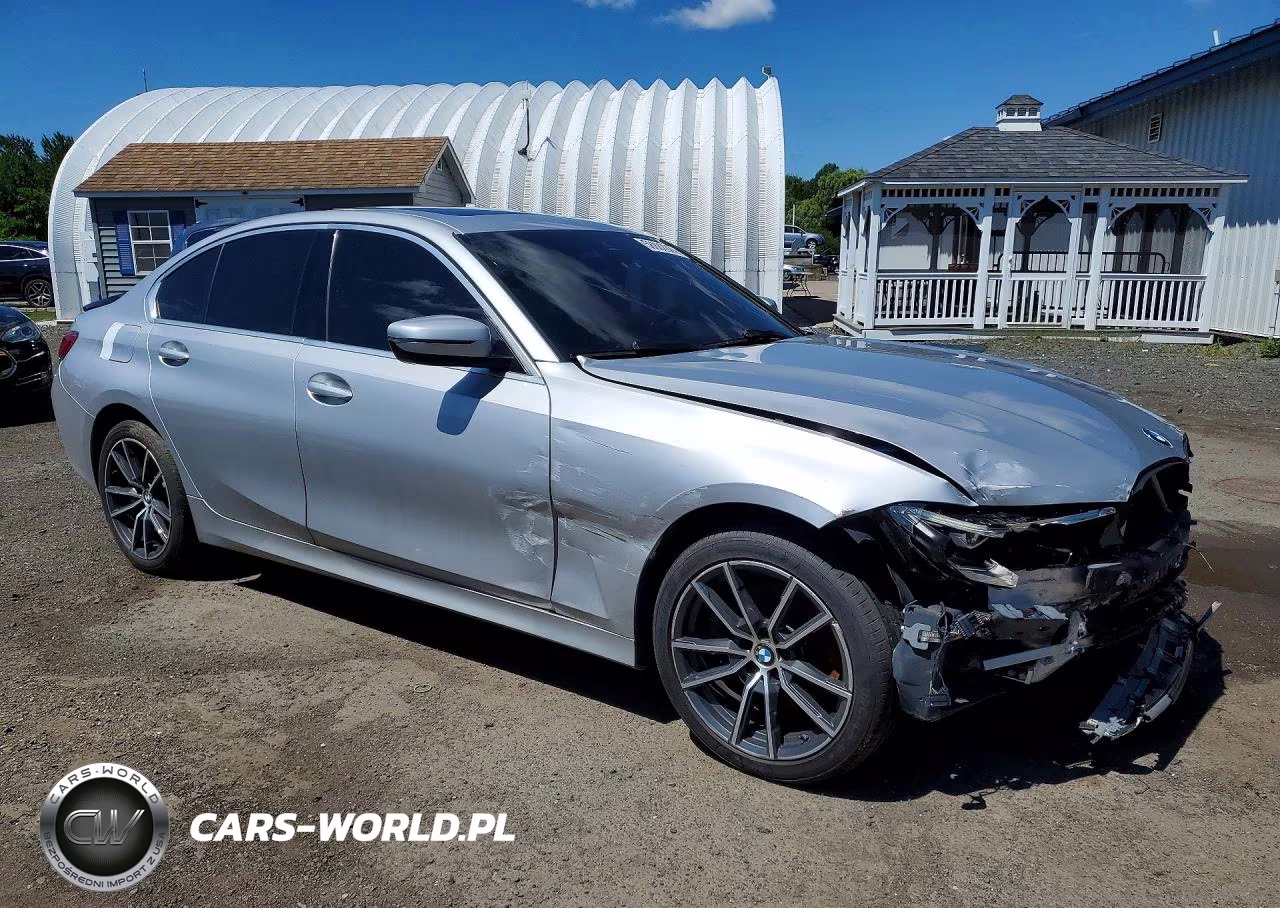 2019 BMW 330Xi VIN:WBA5R7C59KAJ83906 - 4