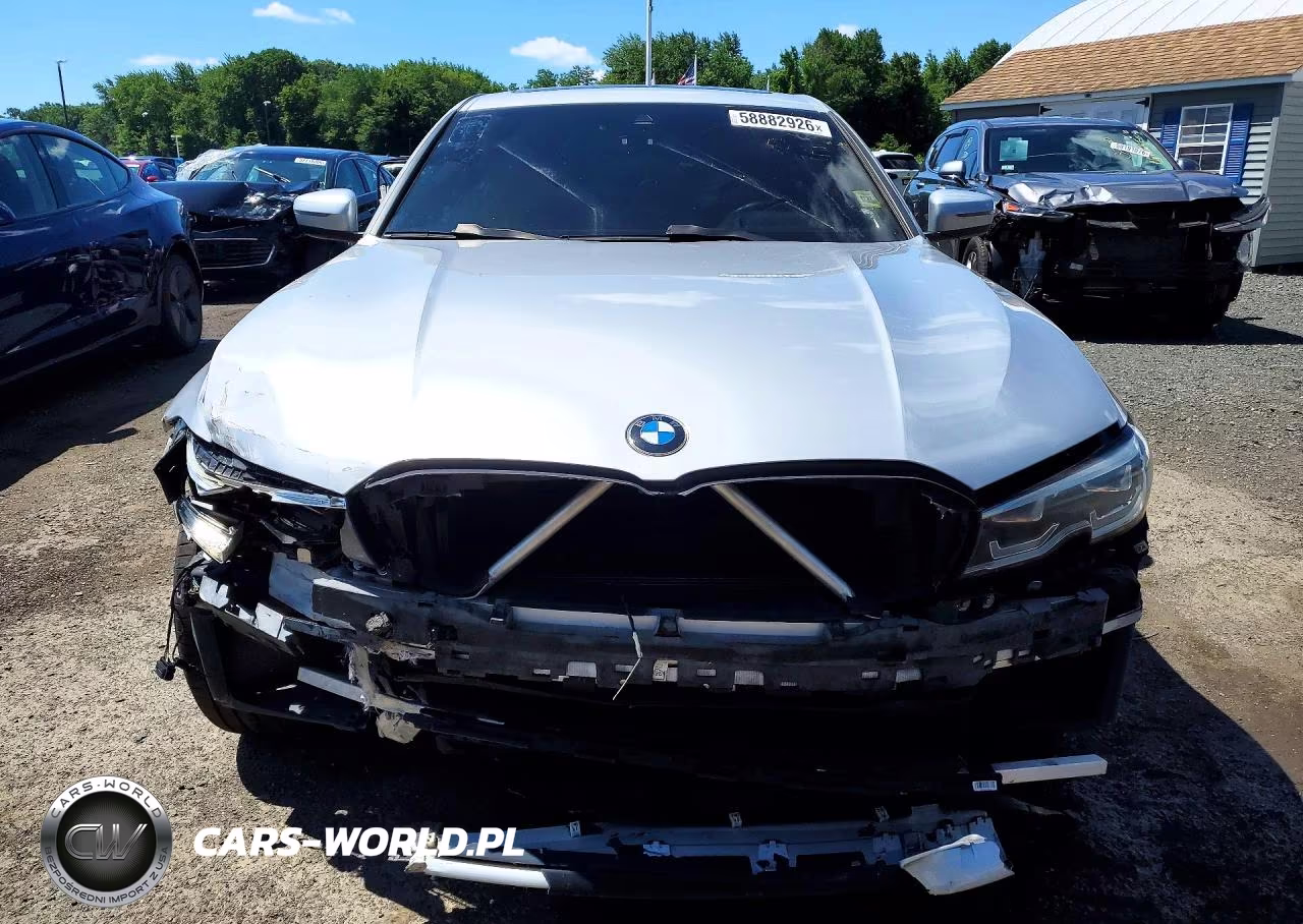 2019 BMW 330Xi VIN:WBA5R7C59KAJ83906 - 5