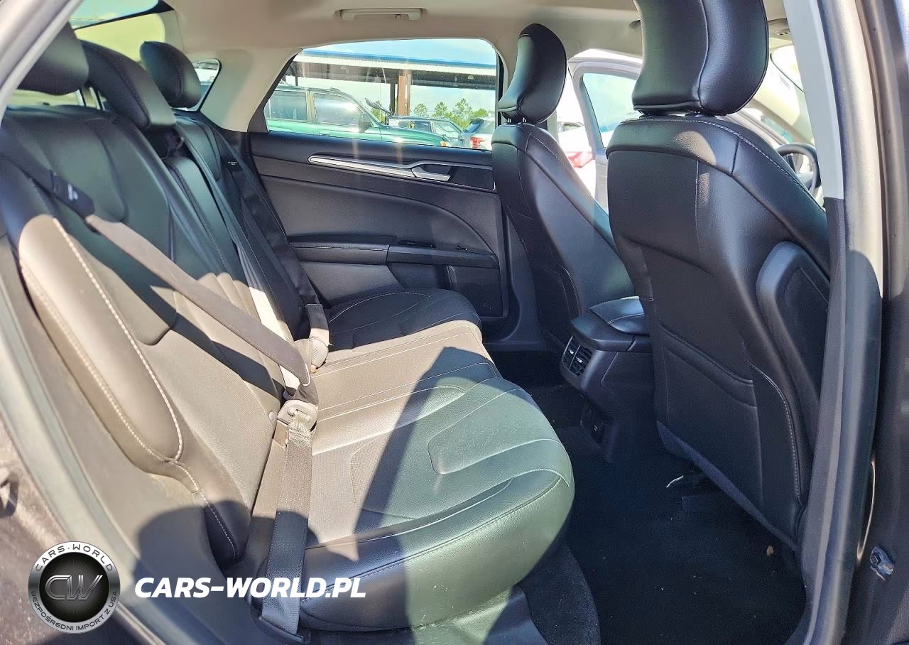 2016 Ford Fusion Titanium VIN:3FA6P0K90GR364517 - 10