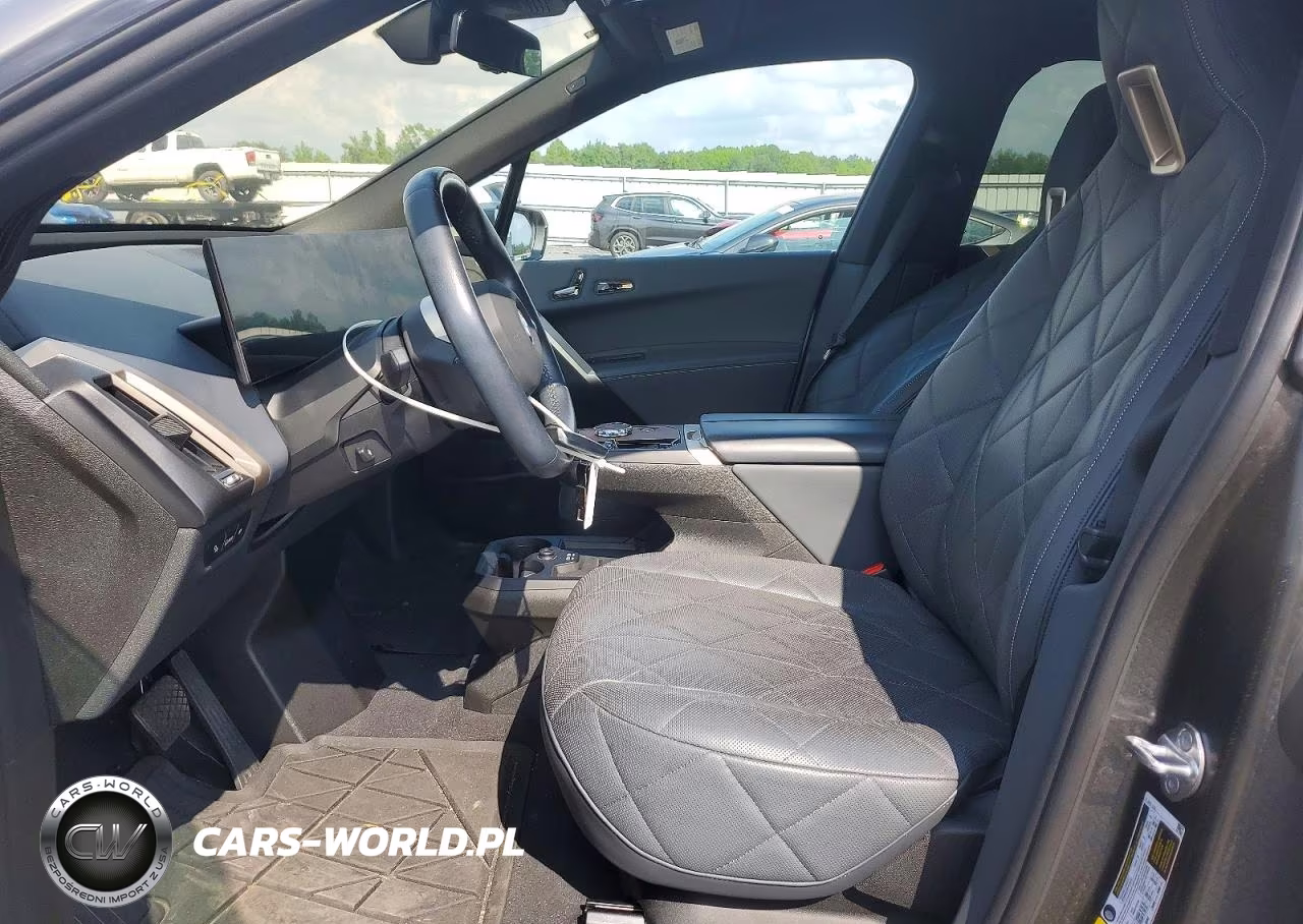 2023 BMW Ix xDrive50 VIN:WB523CF04PCM48299 - 7