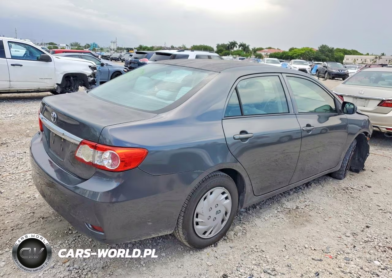 2013 Toyota Corolla L VIN:2T1BU4EE0DC105769 - 3