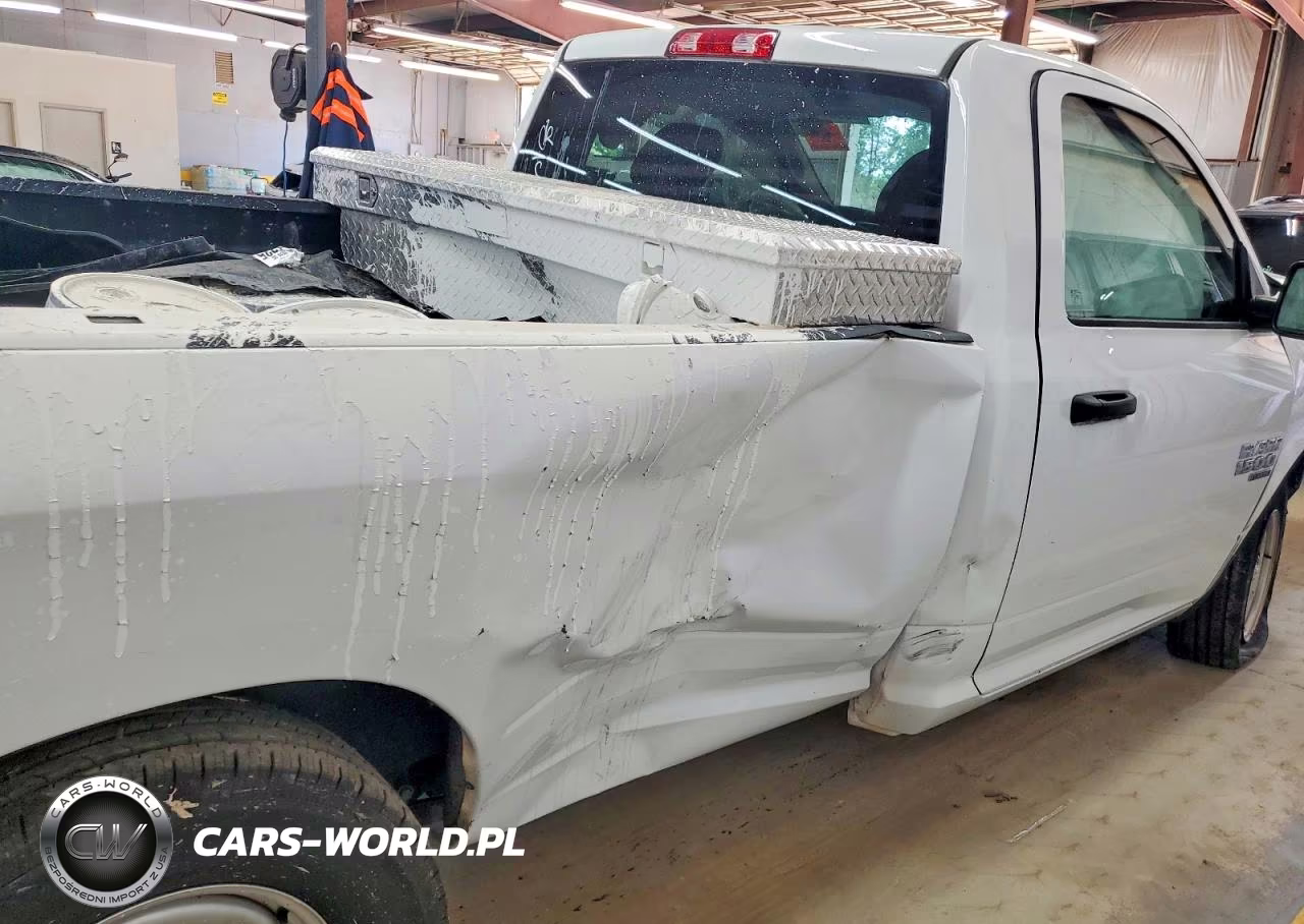 2019 Ram 1500 Classic Tradesman VIN:3C6JR6DG8KG722486 - 10
