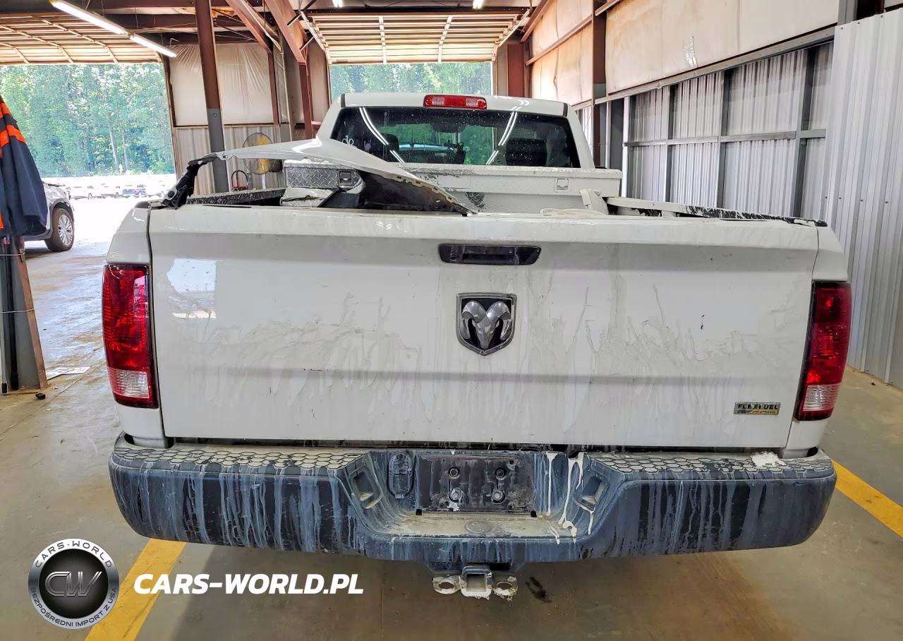2019 Ram 1500 Classic Tradesman VIN:3C6JR6DG8KG722486 - 6