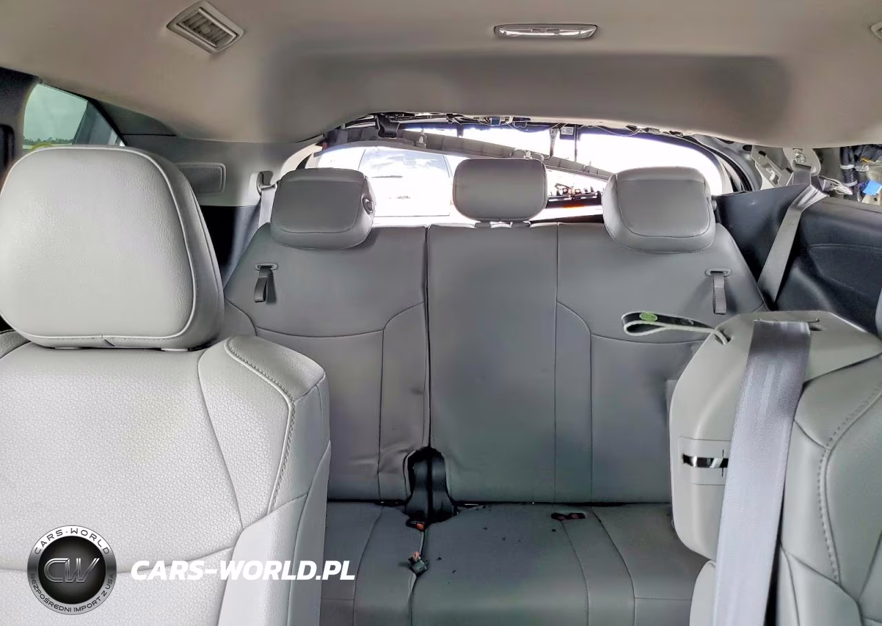 2025 Toyota Sienna Xle 8-Passenger VIN:5TDJRKEC2SS275684 - 10