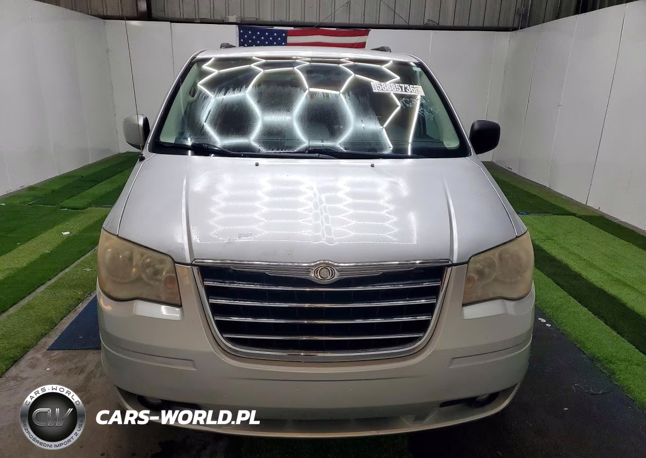 2010 Chrysler Town & Country Touring Plus VIN:2A4RR8D13AR386865 - 5