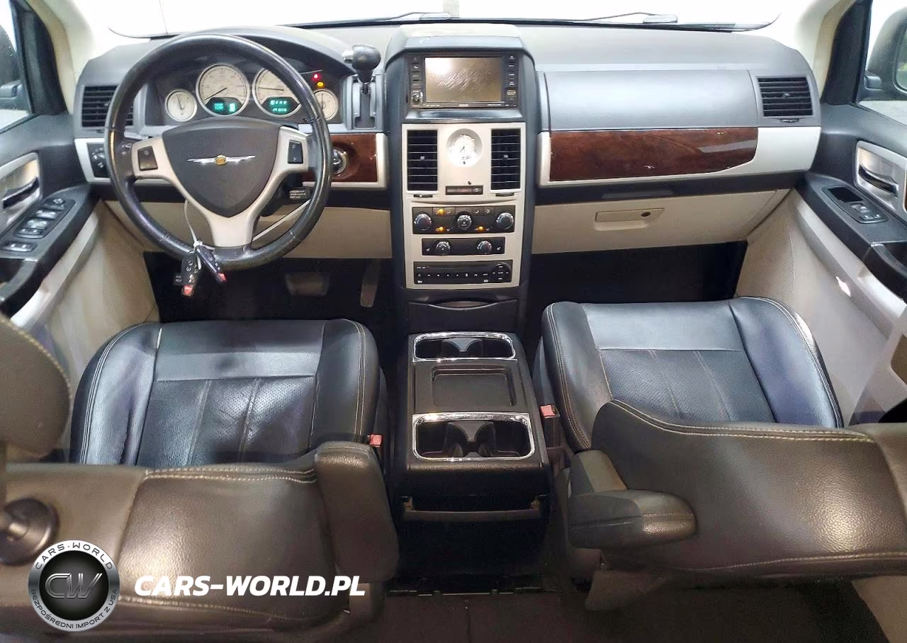 2010 Chrysler Town & Country Touring Plus VIN:2A4RR8D13AR386865 - 8