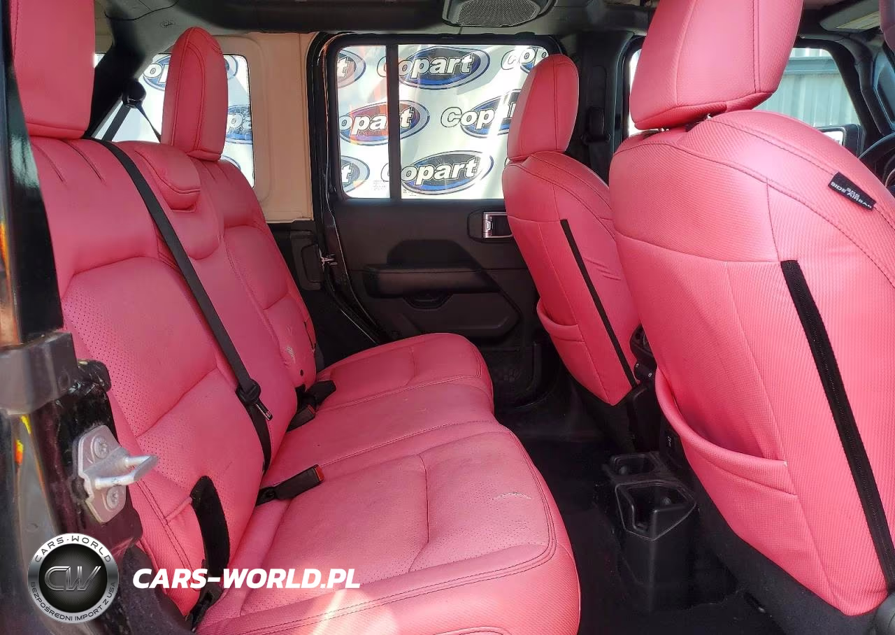 2020 Jeep Wrangler Unlimited Sahara VIN:1C4HJXENXLW221135 - 11