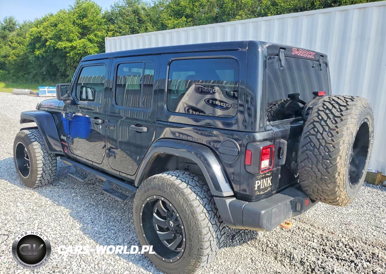 2020 Jeep Wrangler Unlimited Sahara VIN:1C4HJXENXLW221135 - 2