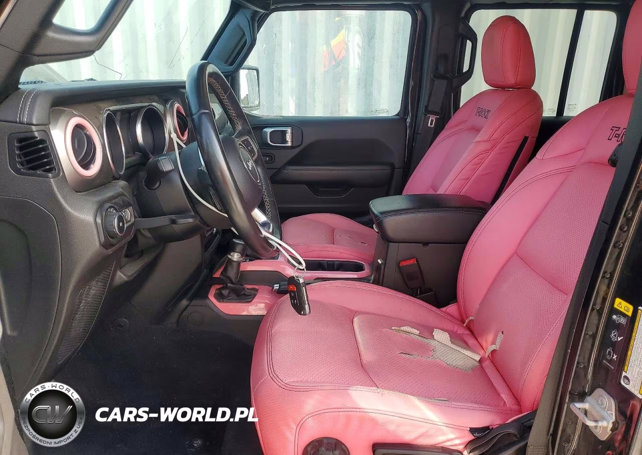 2020 Jeep Wrangler Unlimited Sahara VIN:1C4HJXENXLW221135 - 7
