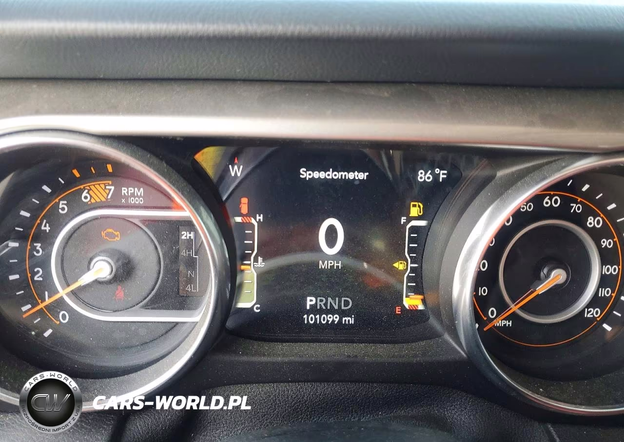 2020 Jeep Wrangler Unlimited Sahara VIN:1C4HJXENXLW221135 - 9