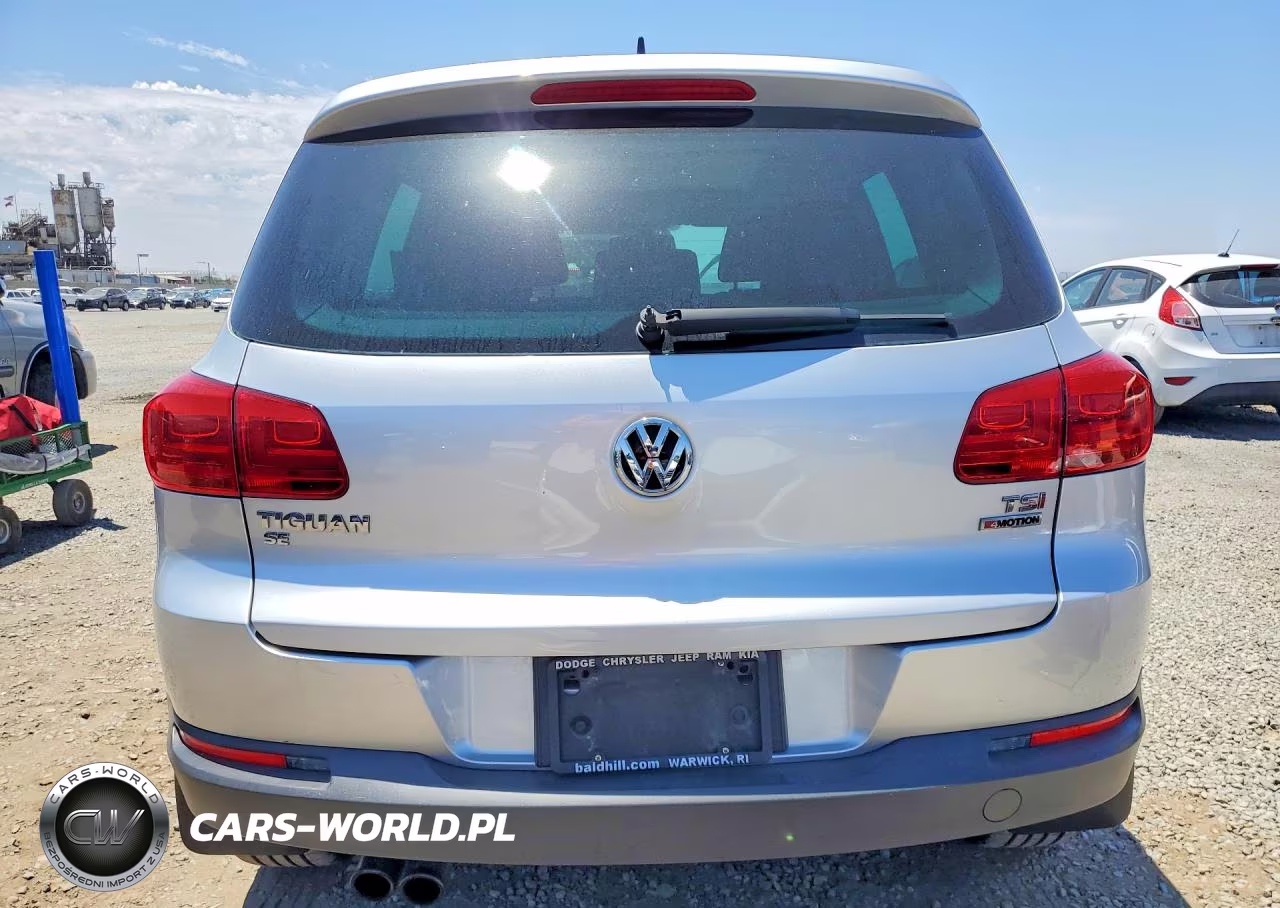2016 Volkswagen Tiguan S VIN:WVGBV7AX2GW576013 - 6
