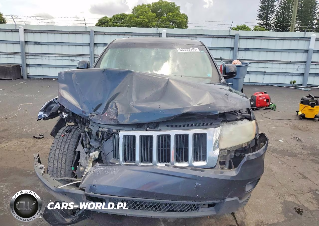 2013 Jeep Grand Cherokee Laredo VIN:1C4RJFAG8DC503086 - 5