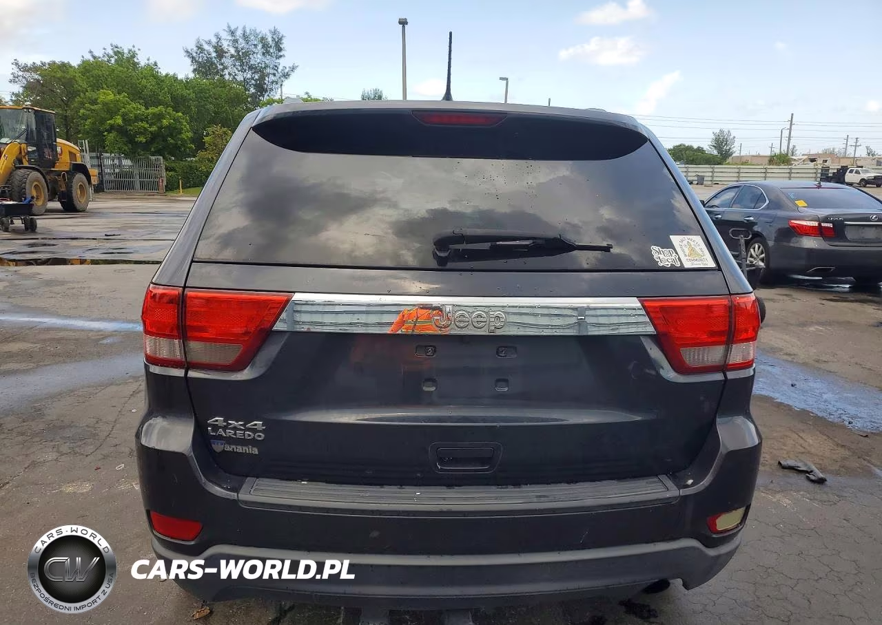 2013 Jeep Grand Cherokee Laredo VIN:1C4RJFAG8DC503086 - 6