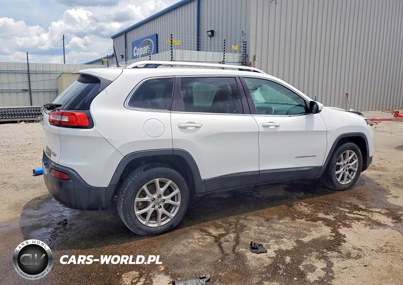 2018 Jeep Cherokee Latitude VIN:1C4PJLCX7JD611403 - 3