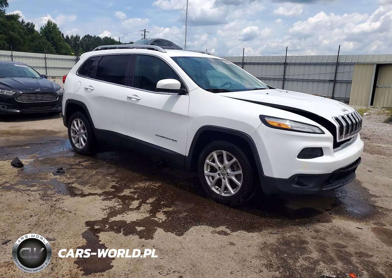 2018 Jeep Cherokee Latitude VIN:1C4PJLCX7JD611403 - 4