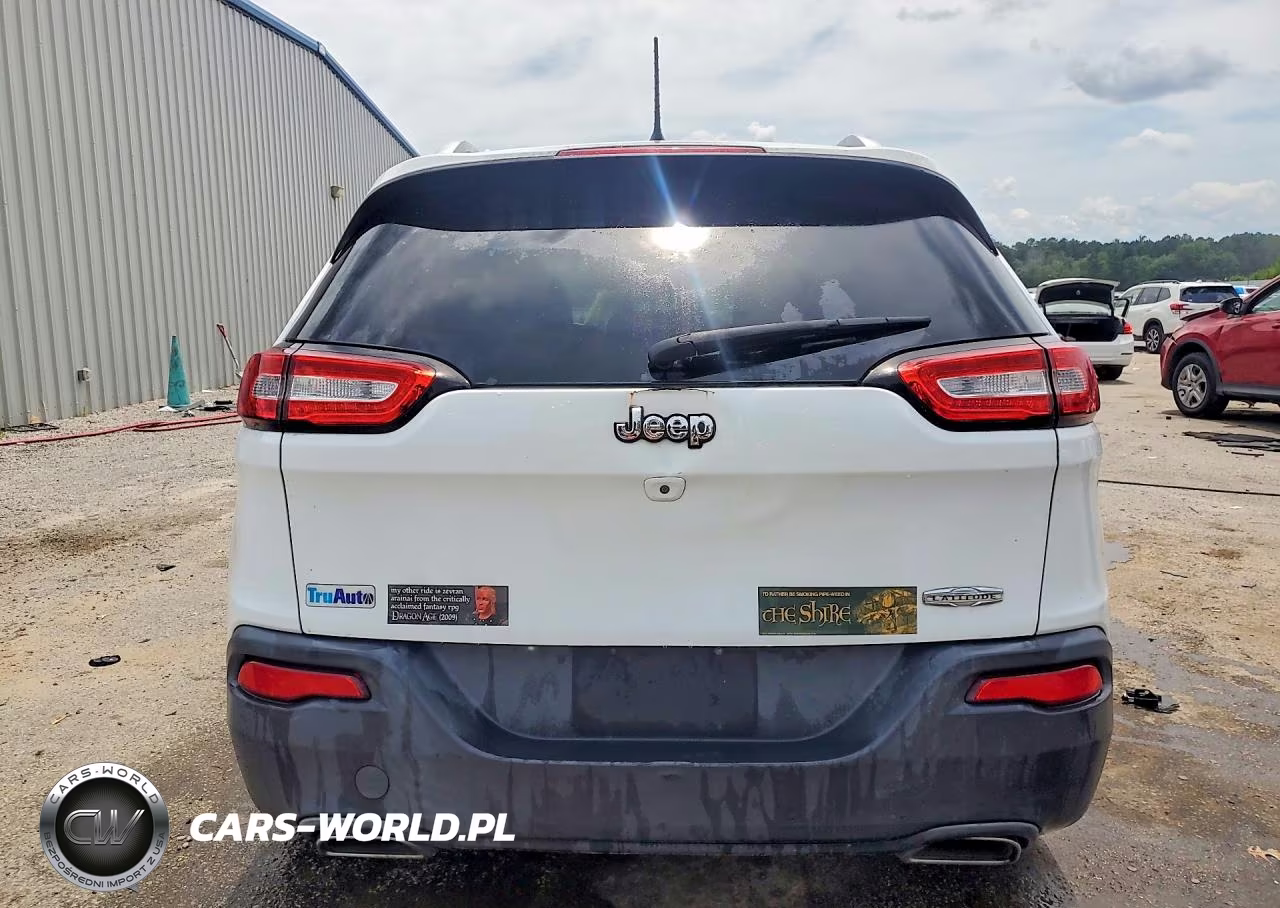 2018 Jeep Cherokee Latitude VIN:1C4PJLCX7JD611403 - 6