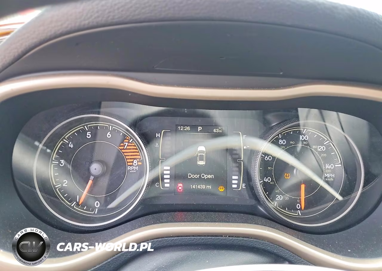 2018 Jeep Cherokee Latitude VIN:1C4PJLCX7JD611403 - 9