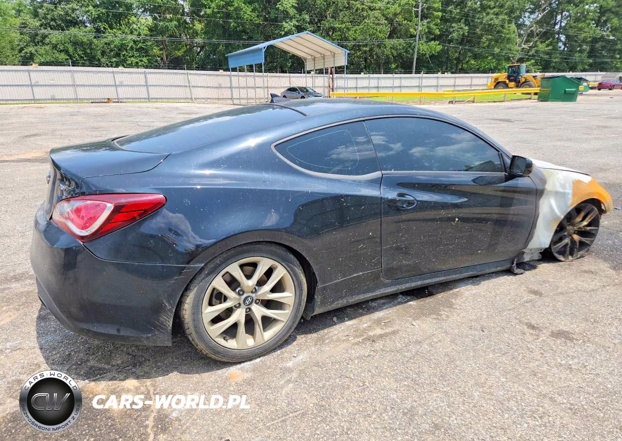 2014 Hyundai Genesis Coupe 2.0T VIN:KMHHT6KD7EU113937 - 3