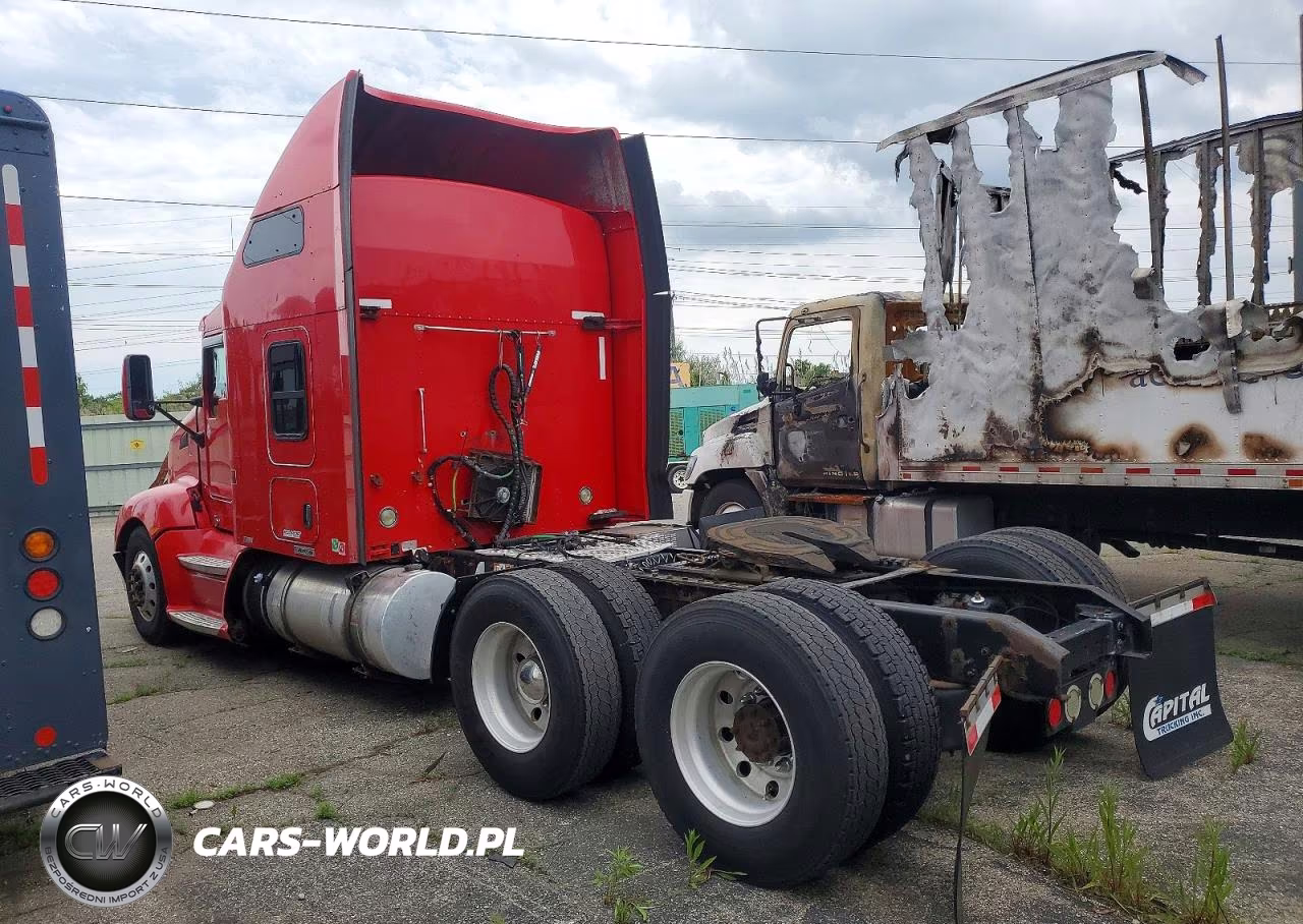 2012 Kenworth Constructi - Semi Truck VIN:1XKAD49X6CJ328820 - 3
