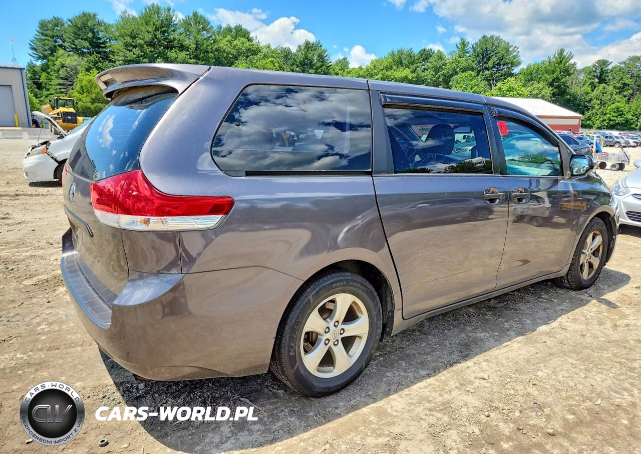 2013 Toyota Sienna L 7-Passenger VIN:5TDZK3DCXDS365568 - 3