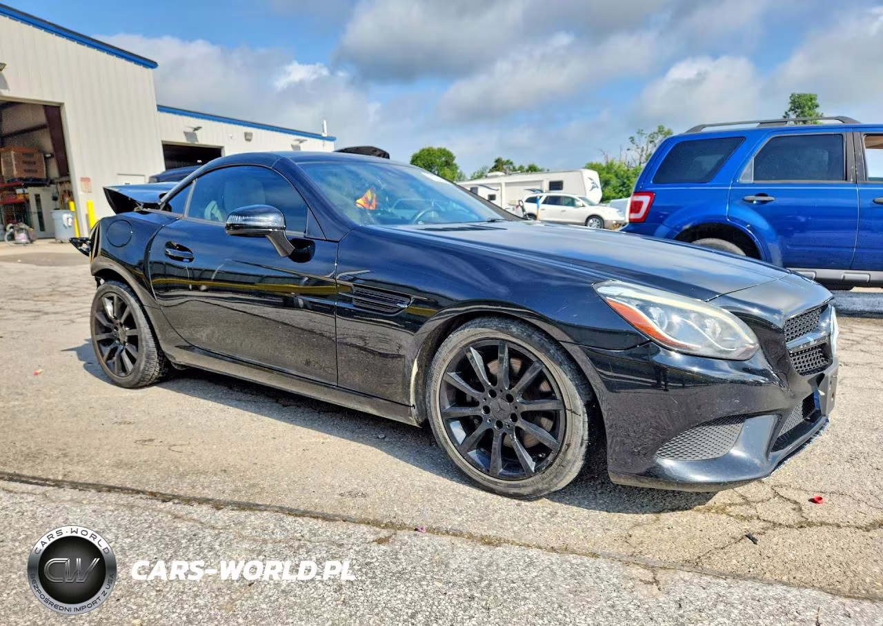 2017 Mercedes-Benz Slc 300 VIN:WDDPK3JA7HF131202 - 4