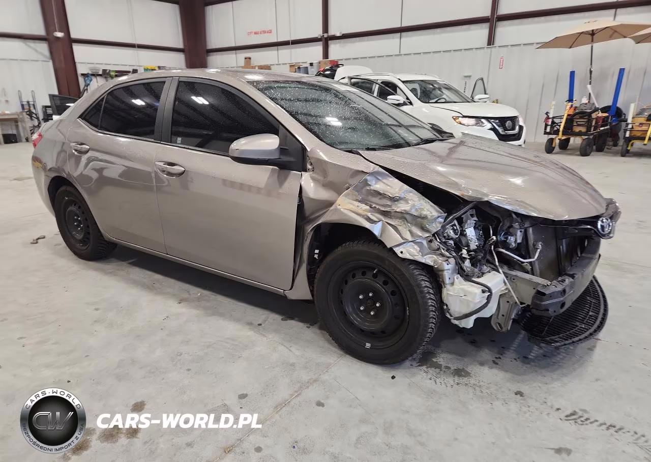 2015 Toyota Corolla Le VIN:2T1BURHE9FC266536 - 4