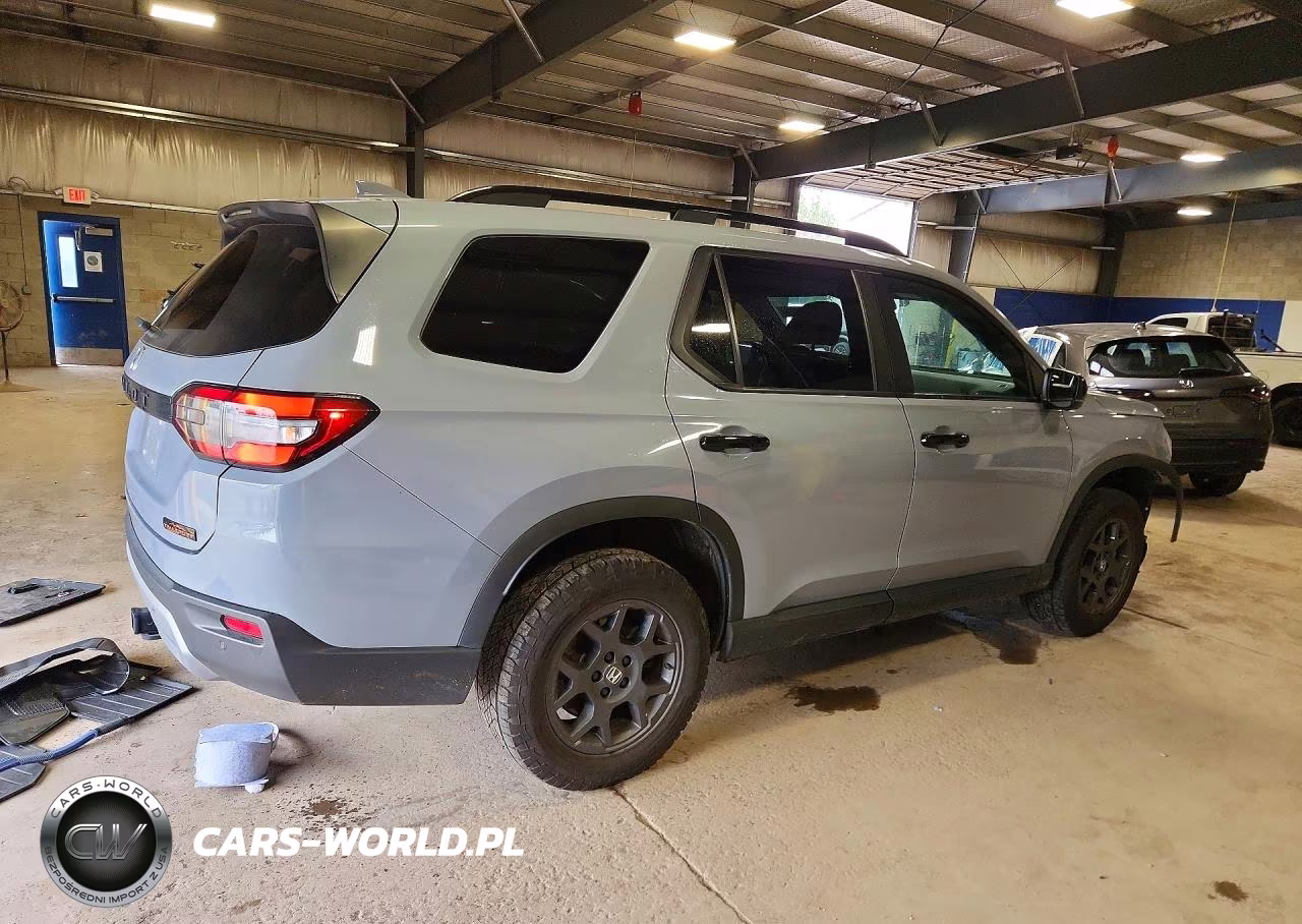 2024 Honda Pilot Trailsport VIN:5FNYG1H63RB009531 - 3
