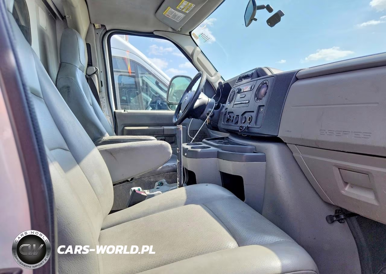 2013 Ford Econoline E350 Super Duty Cutaway Van VIN:1FDWE3FL4DDB13085 - 10