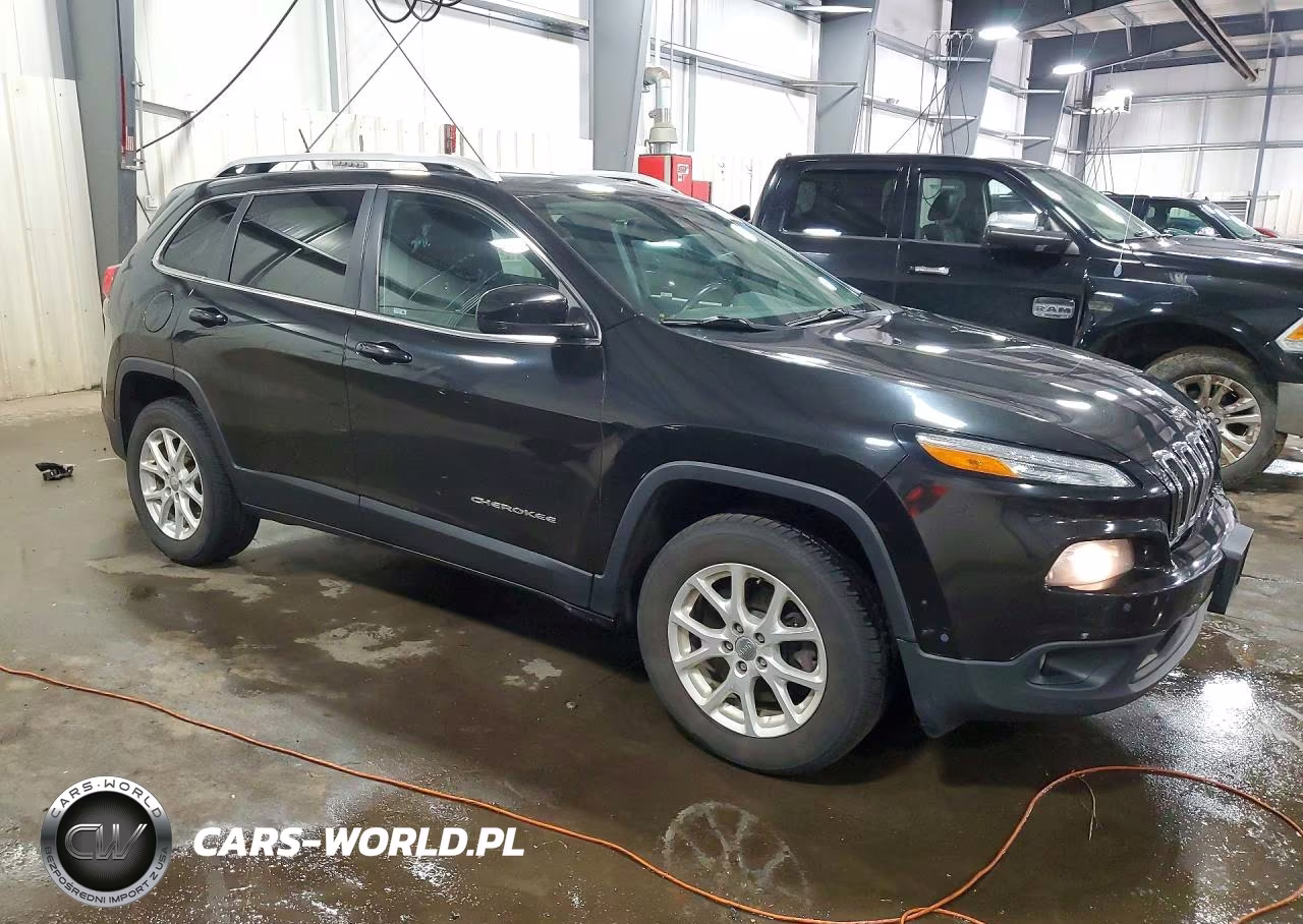 2014 Jeep Cherokee Latitude VIN:1C4PJMCS8EW100593 - 4
