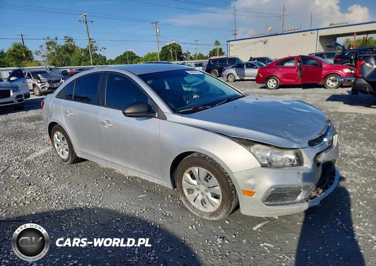 2015 Chevrolet Cruze Ls VIN:1G1PA5SH0F7192184 - 4