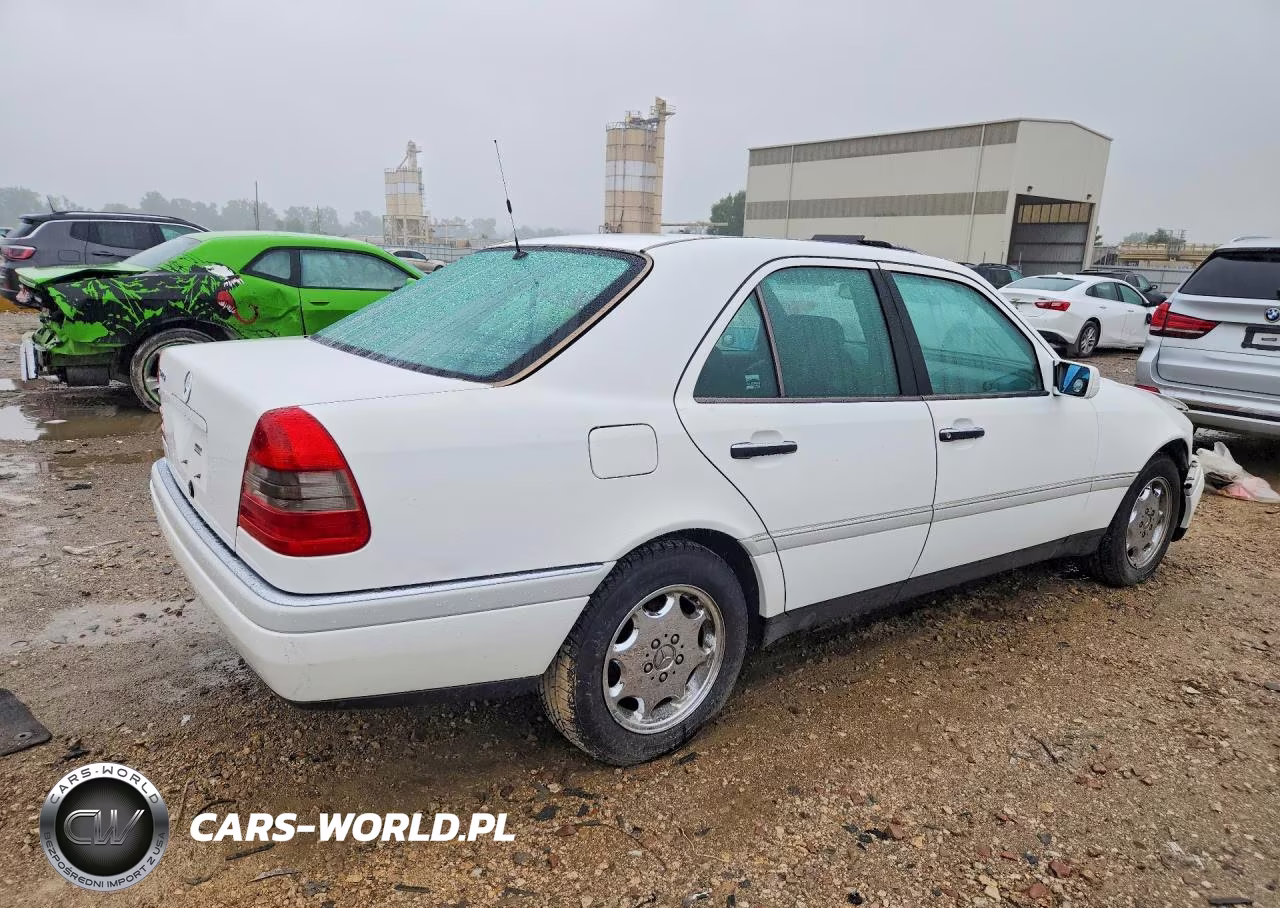 1994 Mercedes-Benz C 220 VIN:WDBHA22E8RF038203 - 3