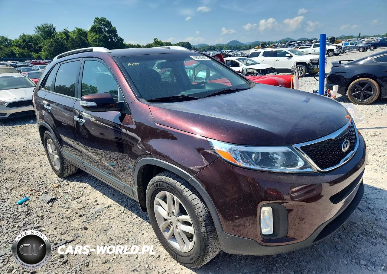 2015 Kia Sorento Lx VIN:5XYKT4A68FG658923 - 4