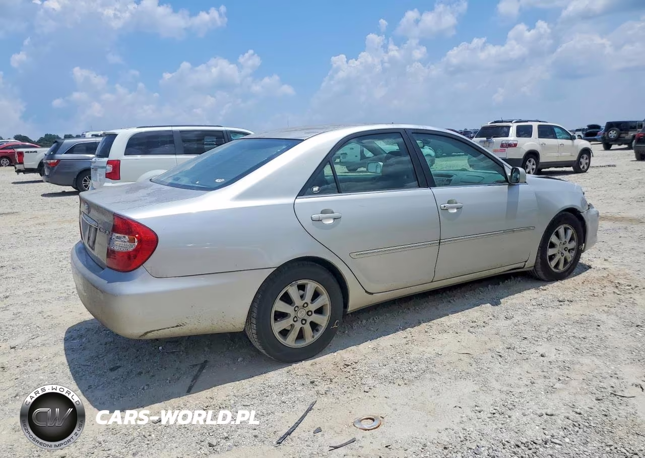 2003 Toyota Camry Xle VIN:4T1BE32KX3U706847 - 3