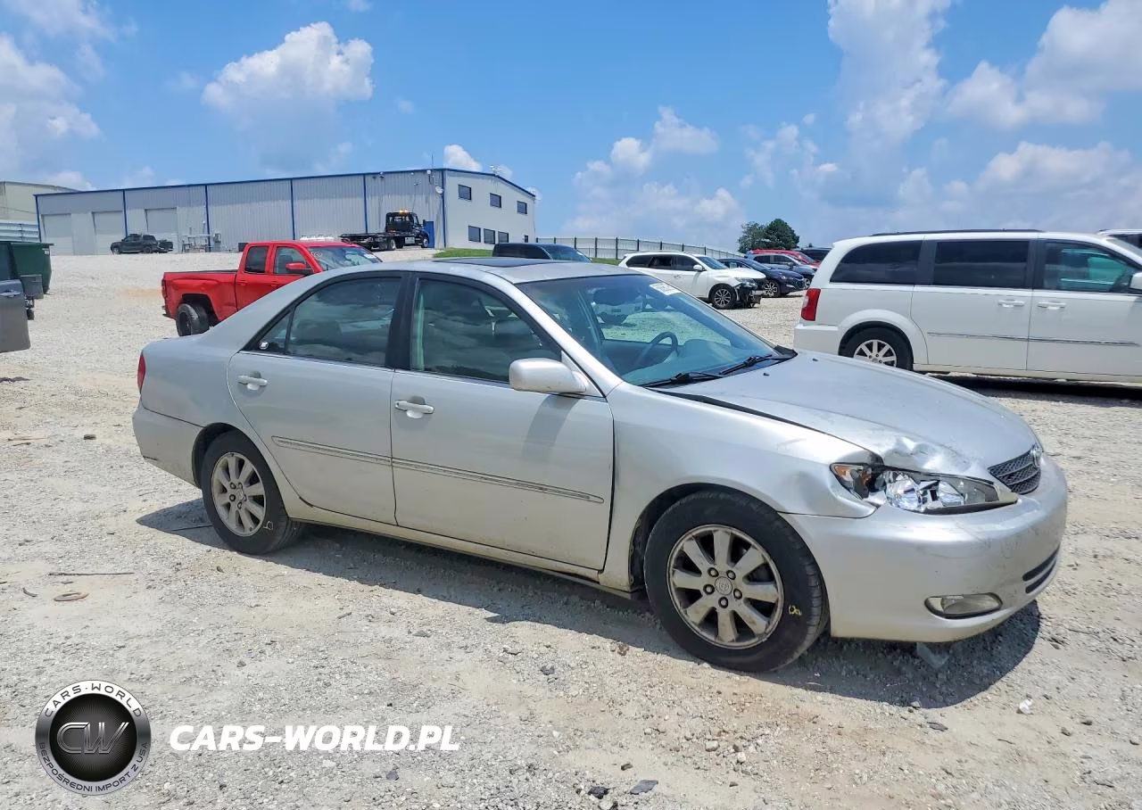 2003 Toyota Camry Xle VIN:4T1BE32KX3U706847 - 4