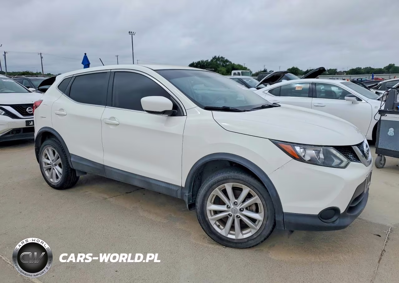 2017 Nissan Rogue Sport S VIN:JN1BJ1CR6HW113906 - 4