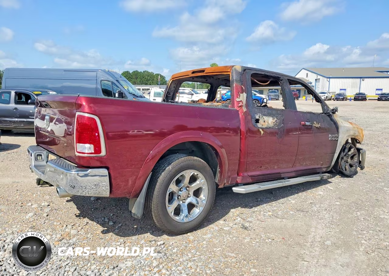 2017 Ram 1500 Laramie VIN:1C6RR6NT2HS782070 - 3