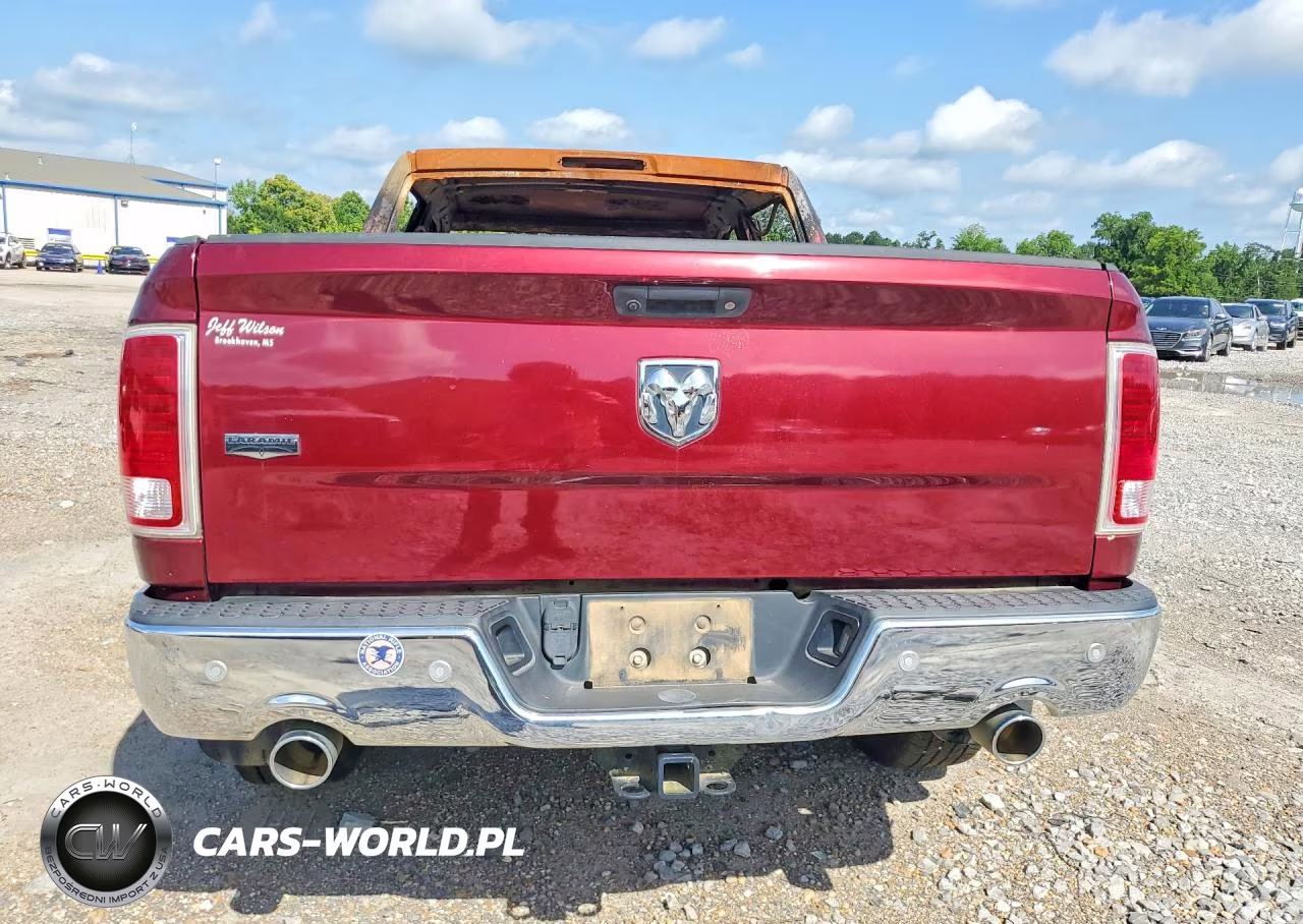 2017 Ram 1500 Laramie VIN:1C6RR6NT2HS782070 - 6