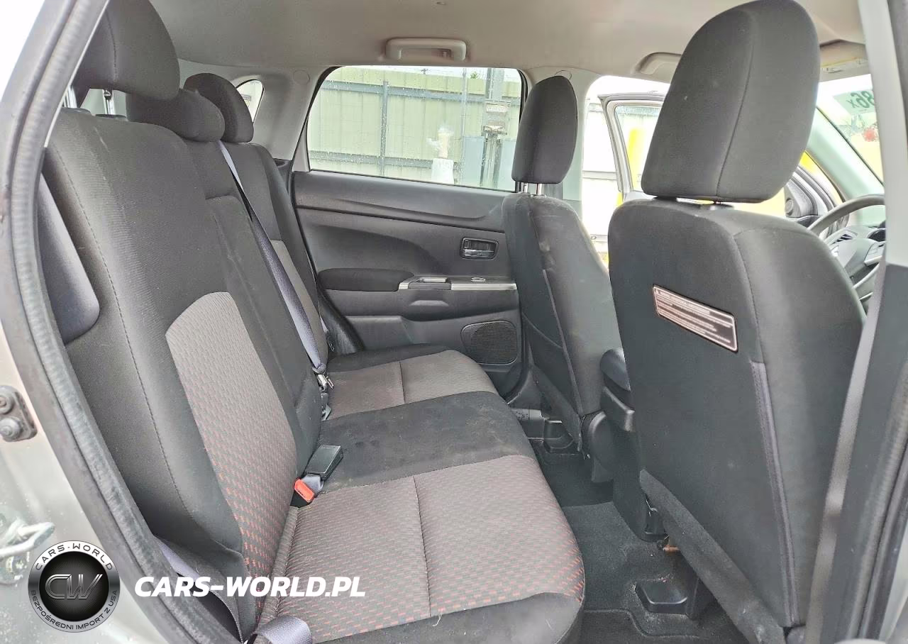 2018 Mitsubishi Outlander Sport Es VIN:JA4AR3AU0JZ028367 - 11