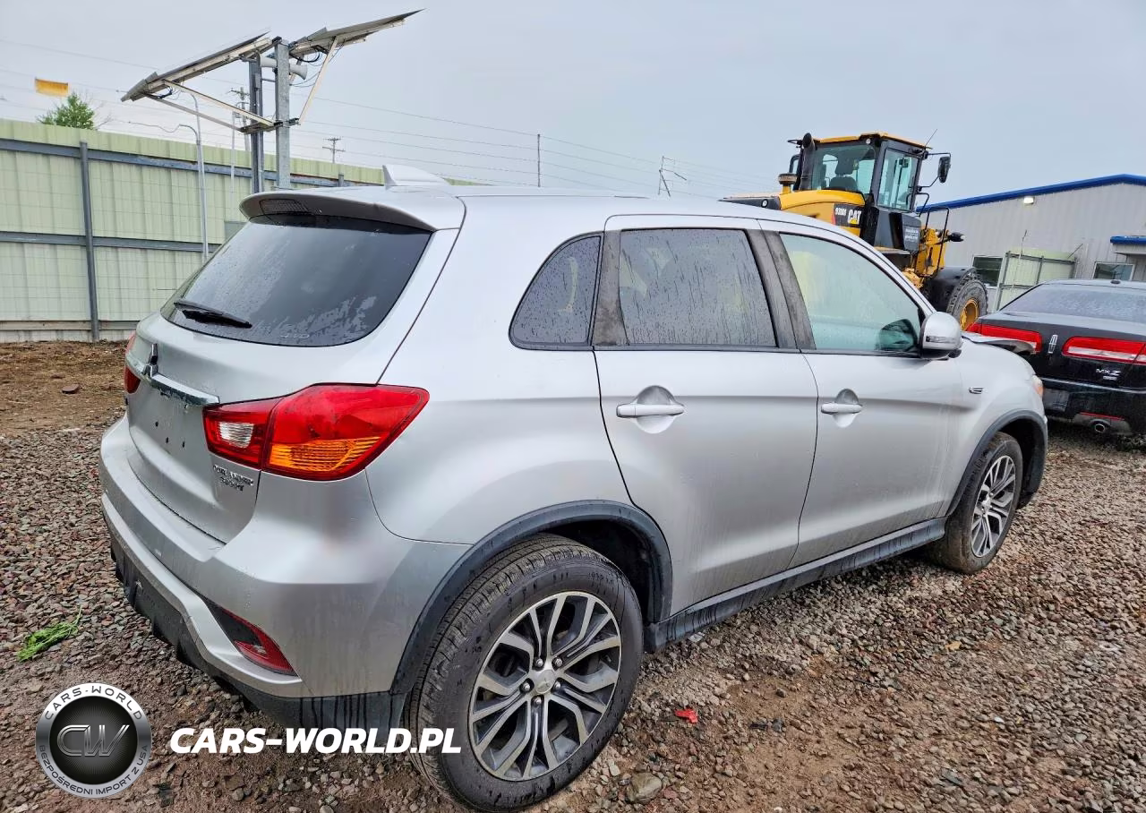 2018 Mitsubishi Outlander Sport Es VIN:JA4AR3AU0JZ028367 - 3