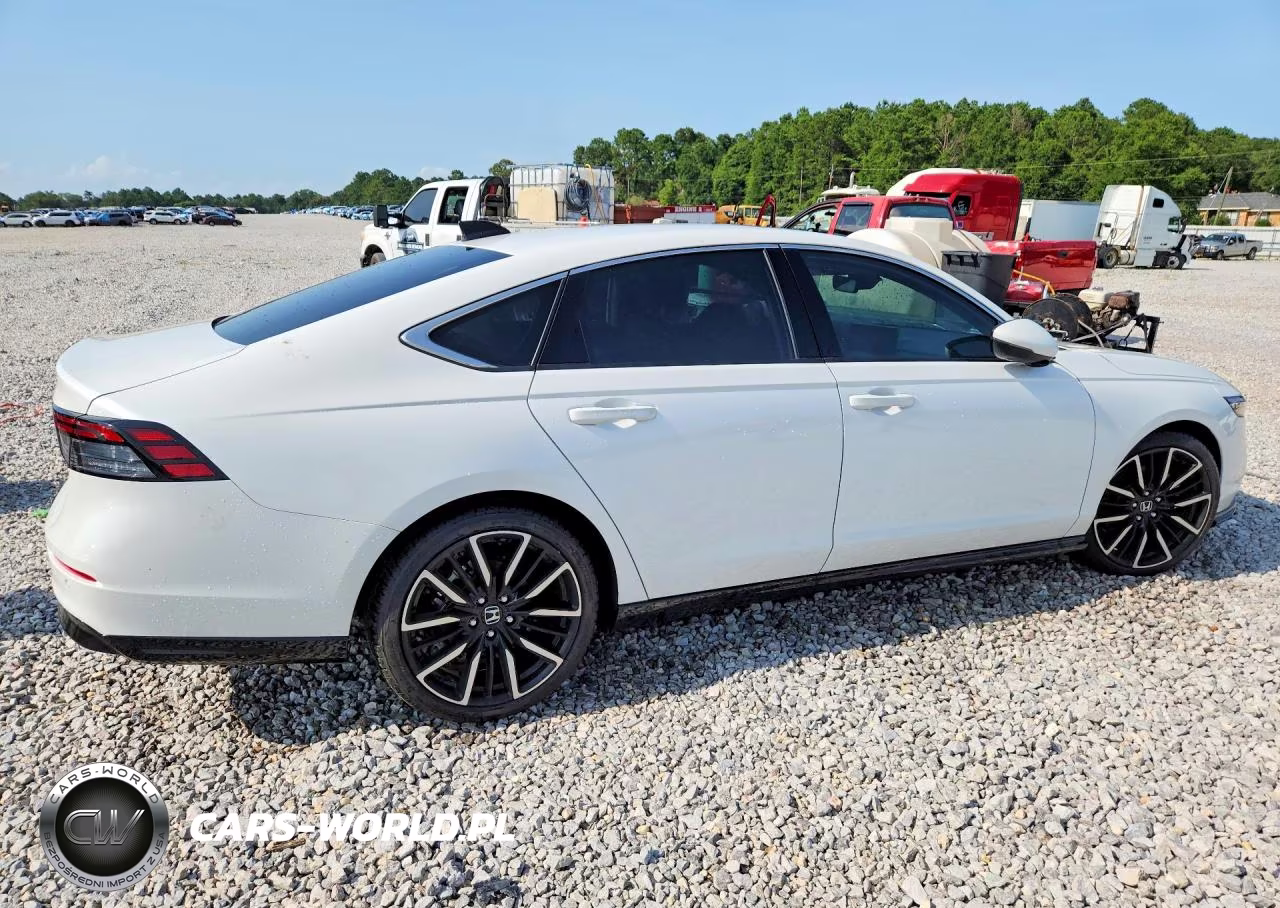 2025 Honda Accord Touring Hybrid VIN:1HGCY2F88SA066521 - 3