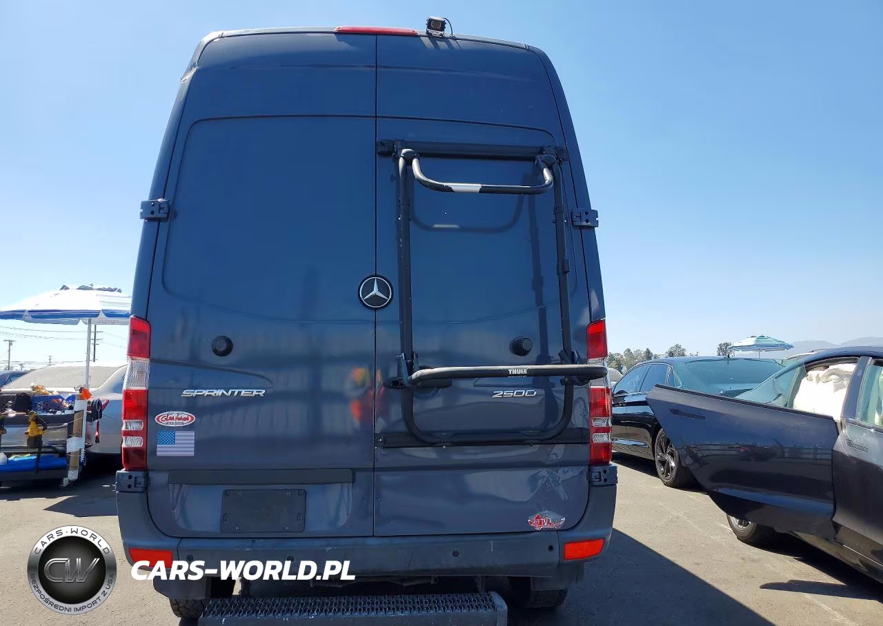 2018 Mercedes-Benz Sprinter 2500 VIN:WD3PE7CD1JP622584 - 6