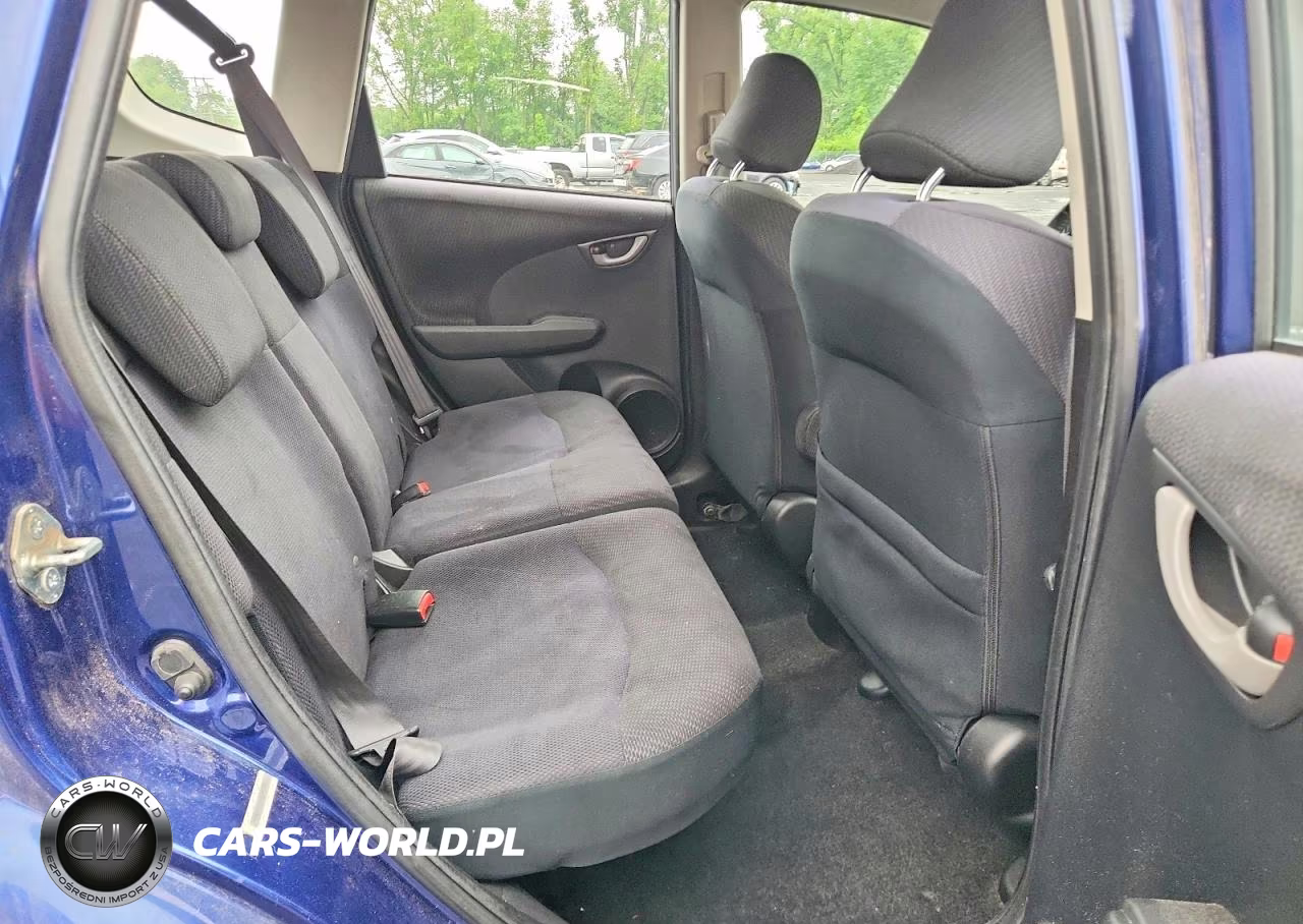 2013 Honda Fit Sport VIN:JHMGE8H51DC062461 - 10