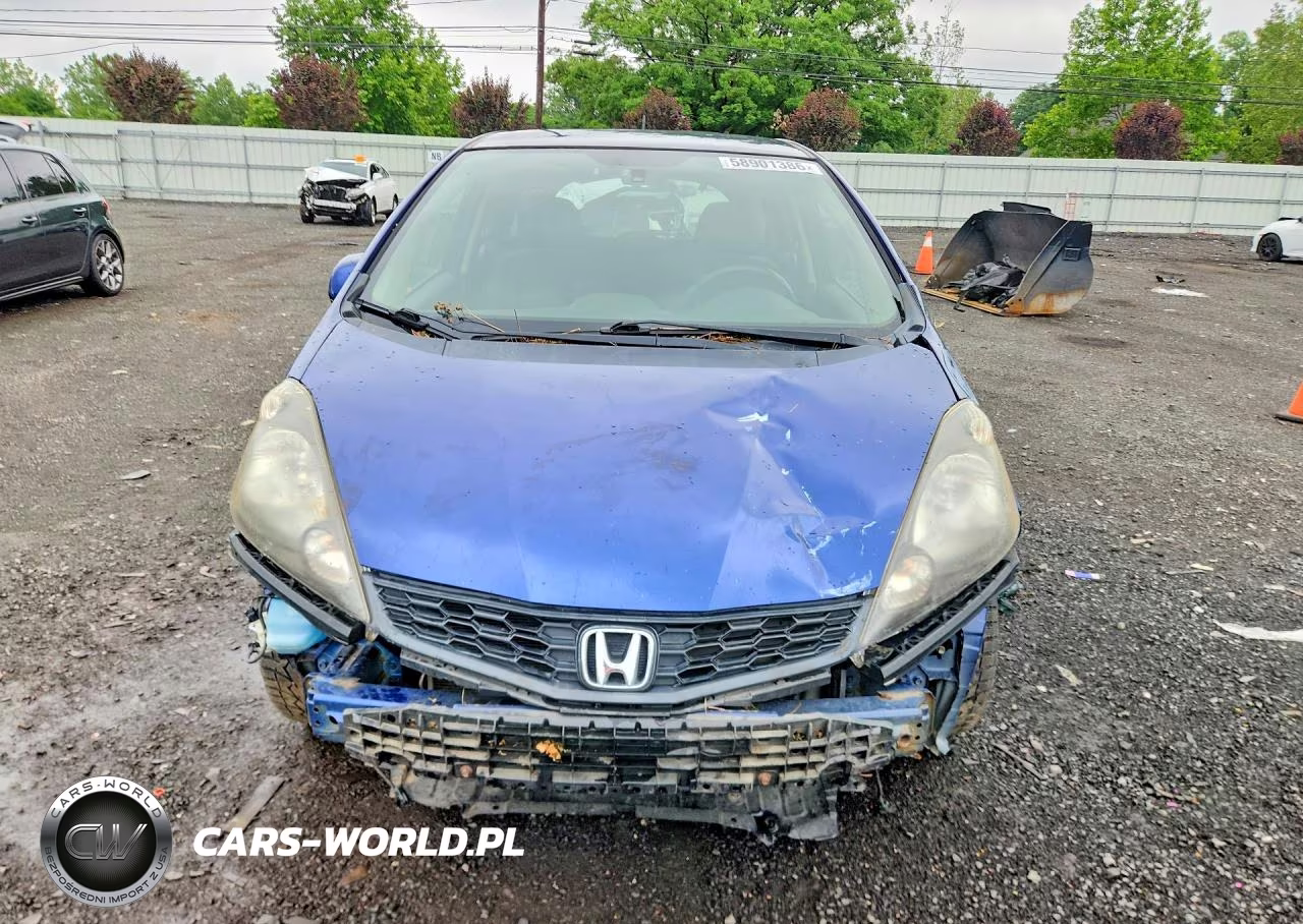 2013 Honda Fit Sport VIN:JHMGE8H51DC062461 - 5