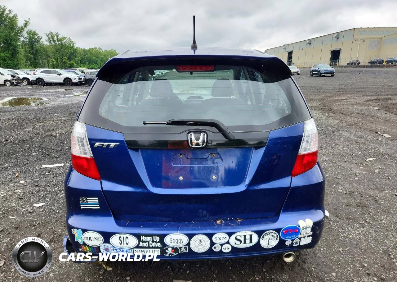 2013 Honda Fit Sport VIN:JHMGE8H51DC062461 - 6