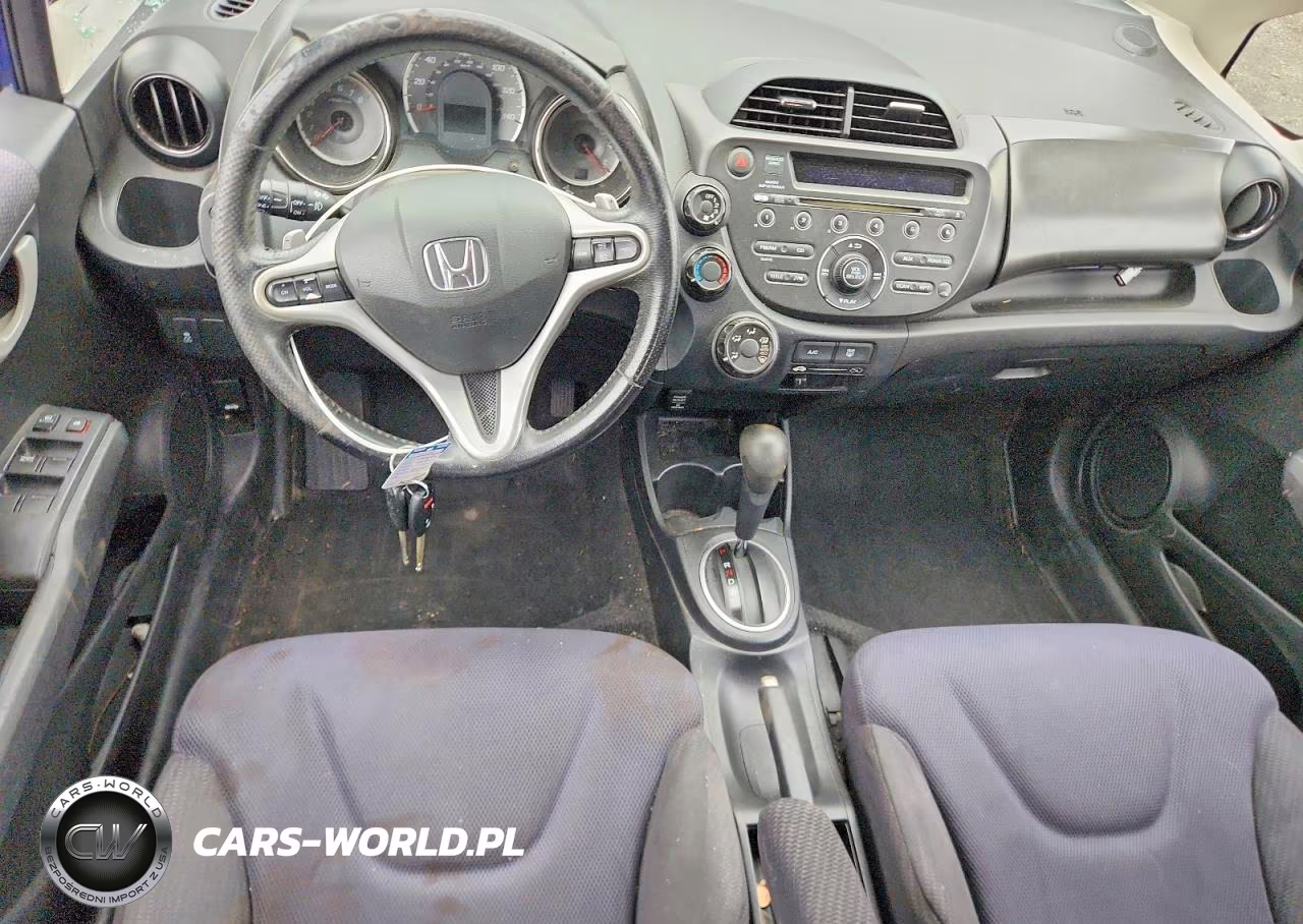 2013 Honda Fit Sport VIN:JHMGE8H51DC062461 - 8