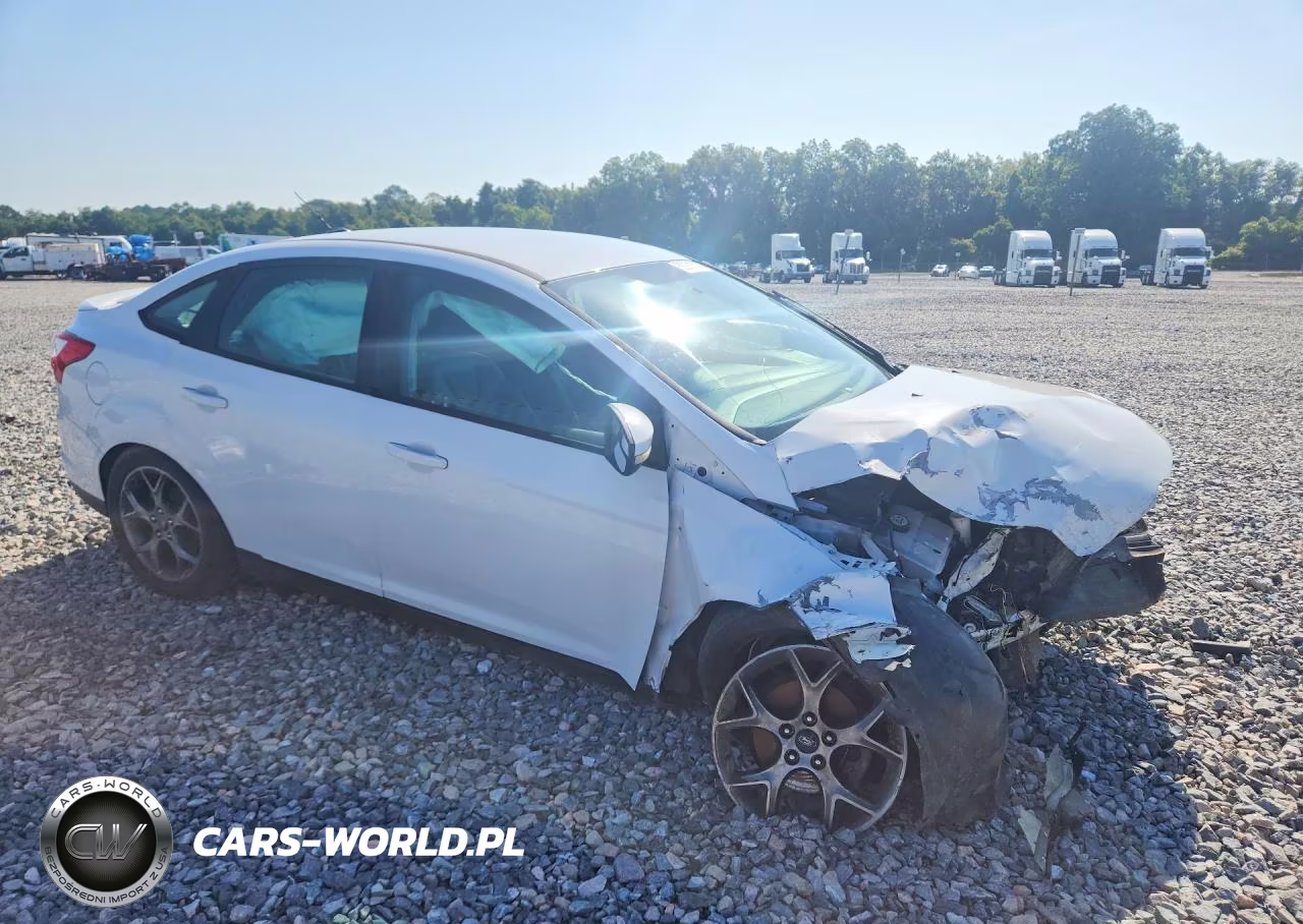 2013 Ford Focus Se VIN:1FADP3F27DL302208 - 4