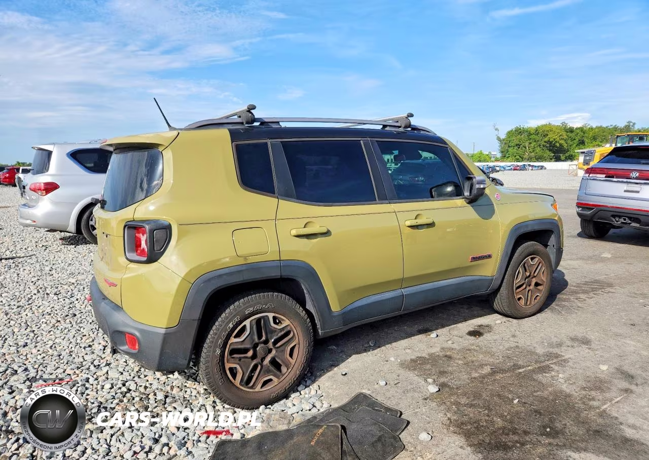 2015 Jeep Renegade Trailhawk VIN:ZACCJBCT2FPB93900 - 3
