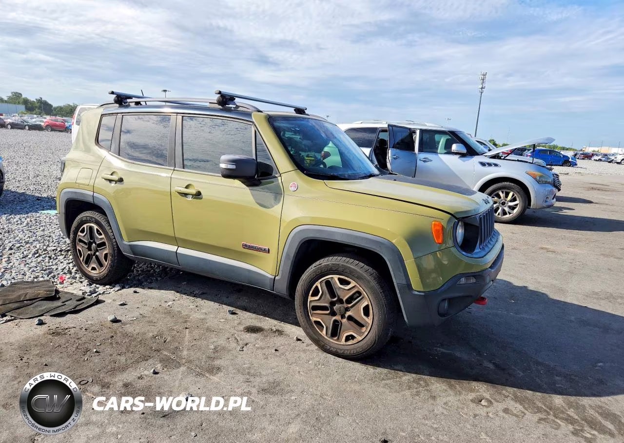 2015 Jeep Renegade Trailhawk VIN:ZACCJBCT2FPB93900 - 4
